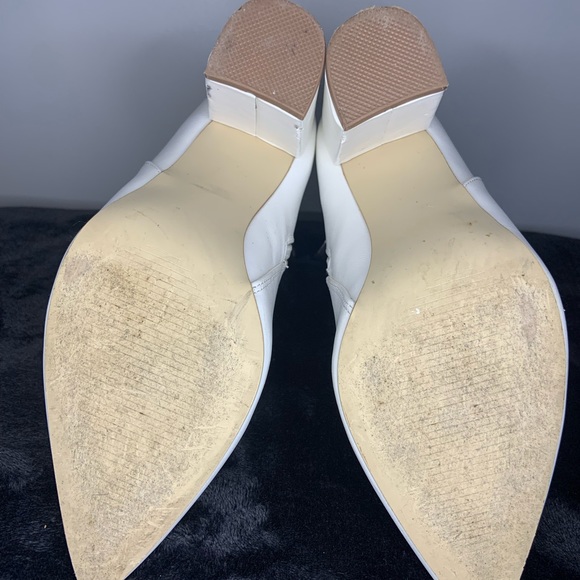 3/20$ Size 9 White ankle boot. - Picture 6 of 8